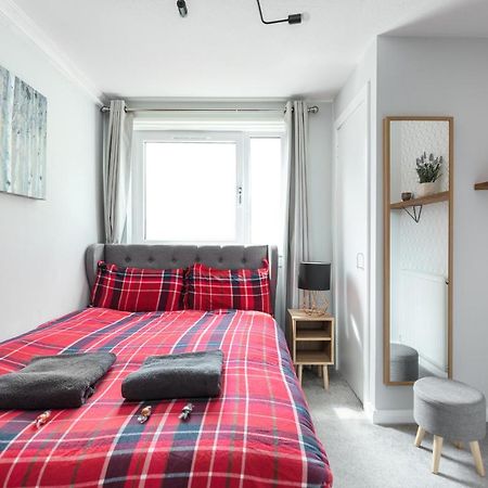 City Centre Stylish Apartment With Free Parking 爱丁堡 外观 照片